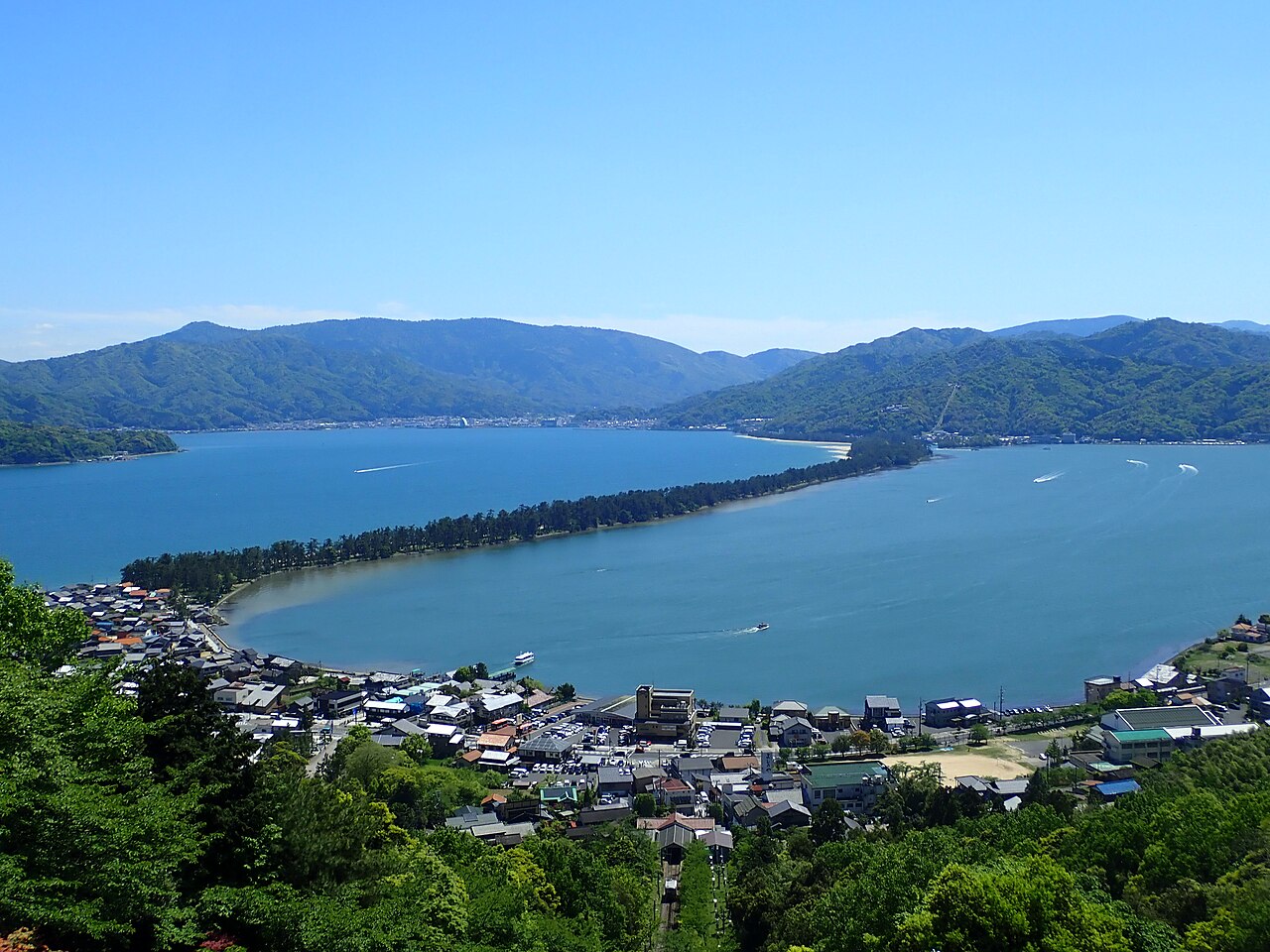 교토부 미야즈 아마노하시다테의 소나무 사주와 바다 풍경을 내려다본 전경