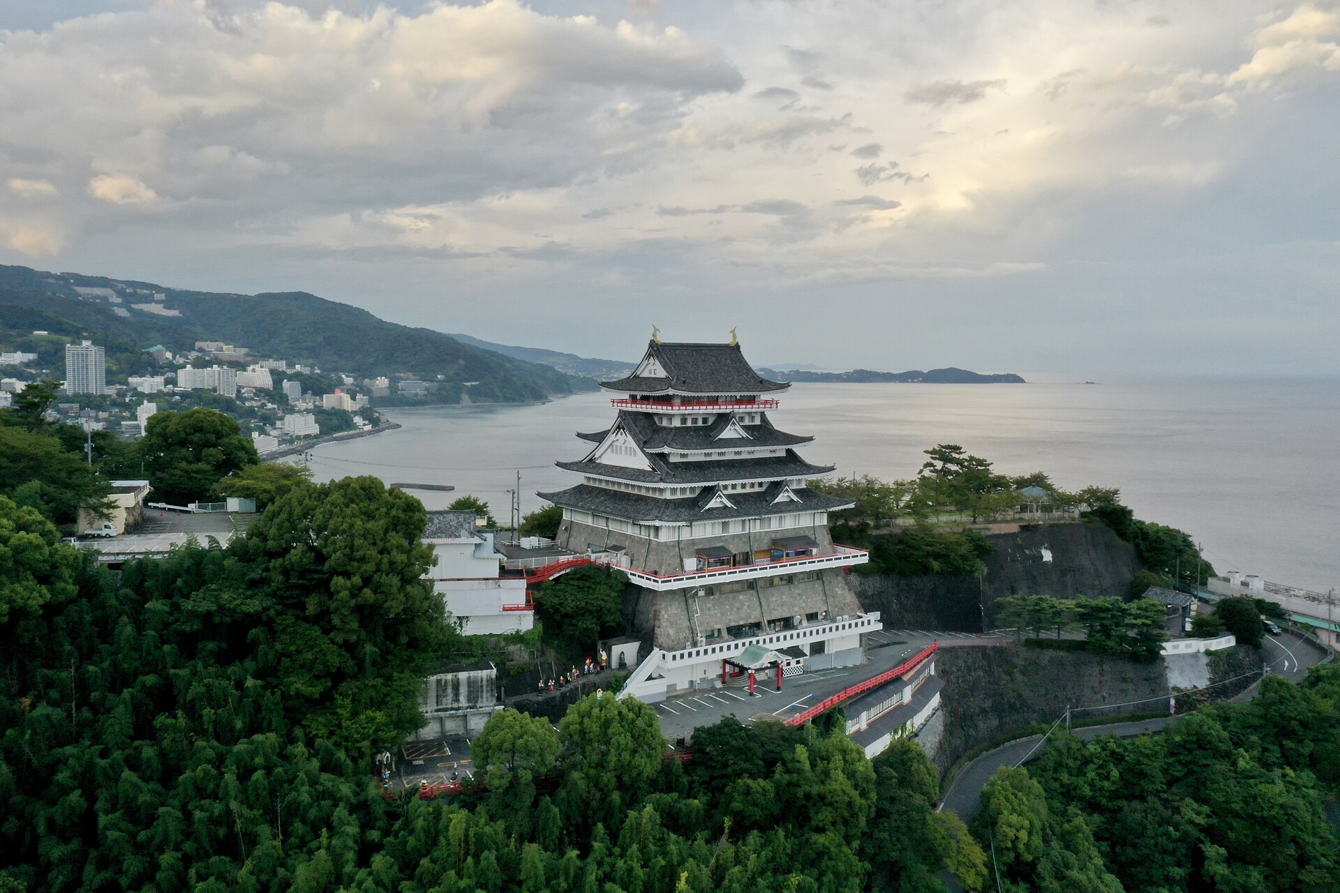 일본 시즈오카 아타미 언덕 위 아타미성 전경