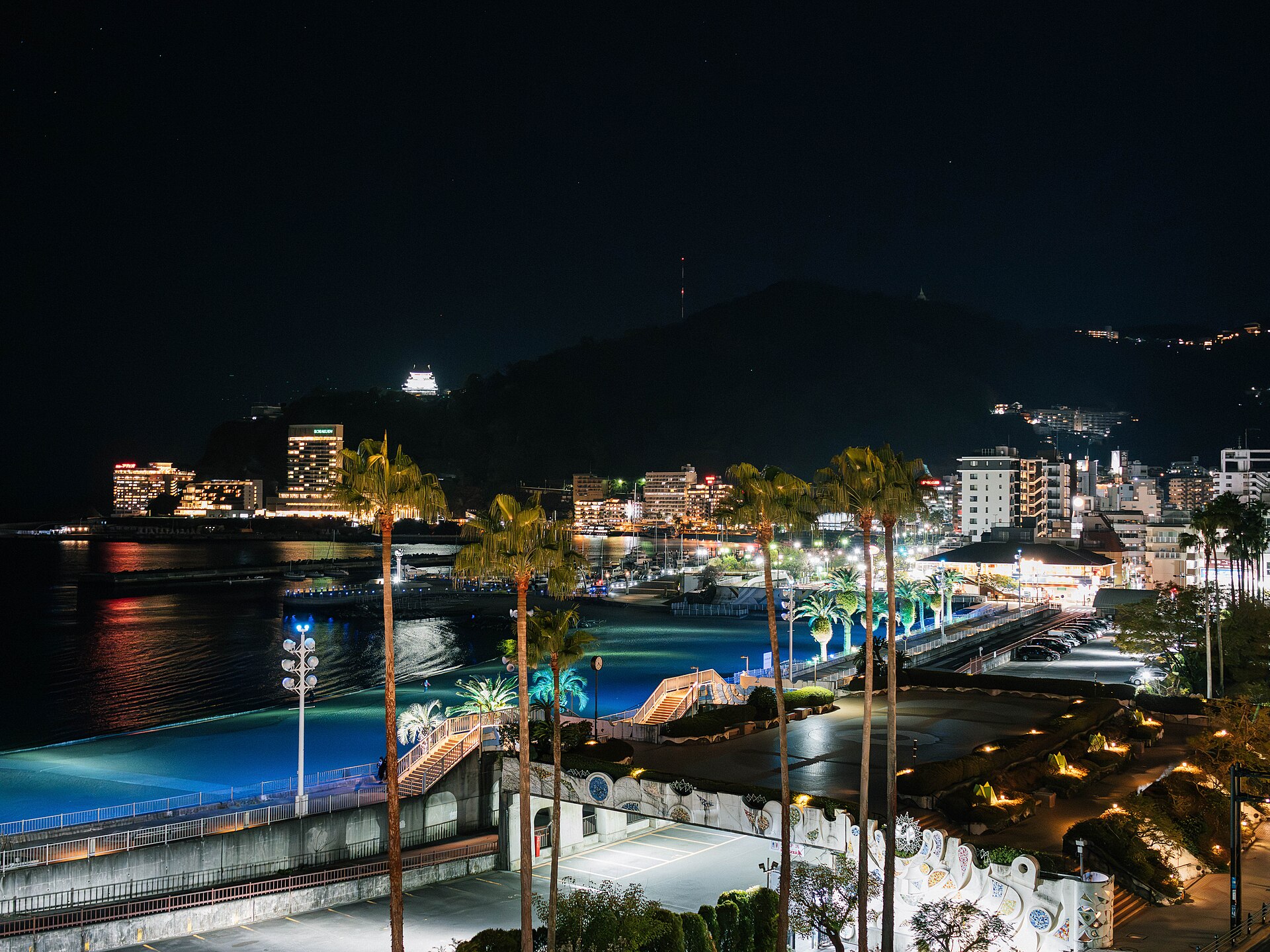 일본 시즈오카 아타미 선비치와 해안 야경