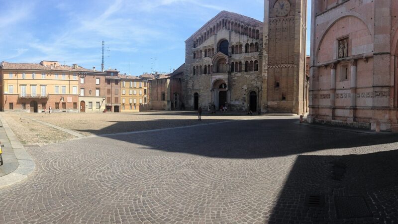 파르마 피아차 델 두오모에서 본 대성당과 세례당 전경