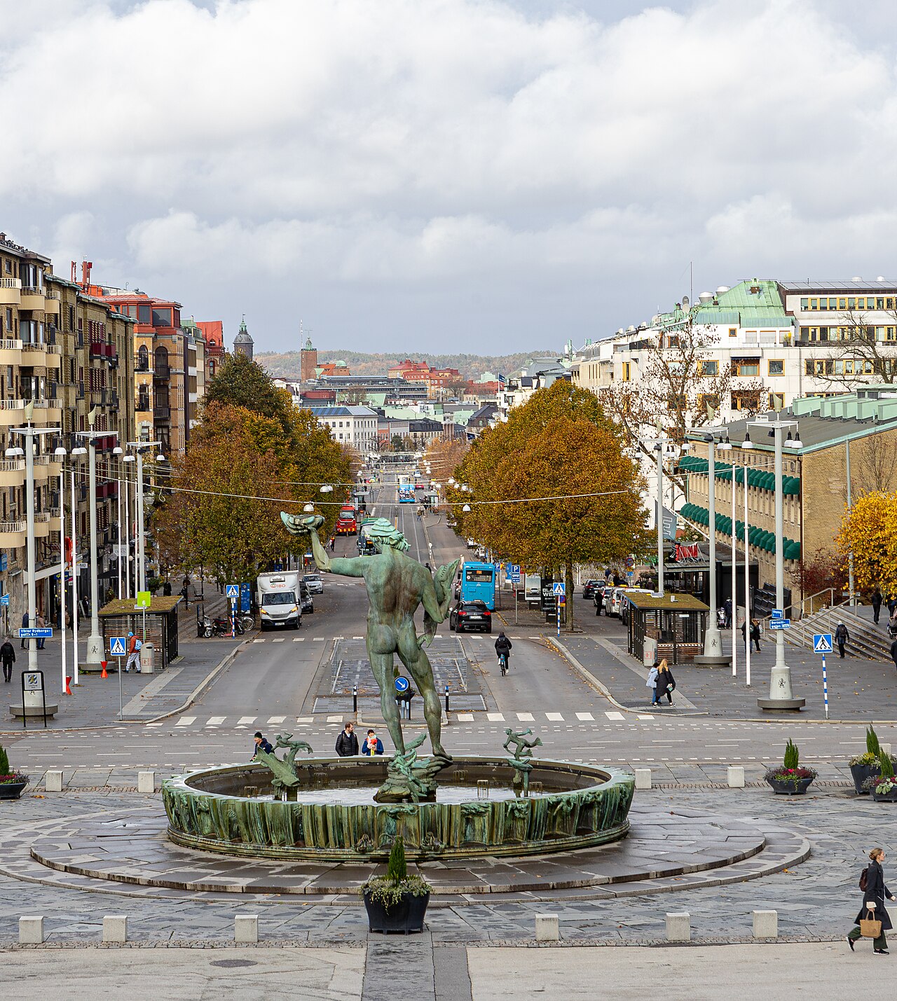 고텐버그 예타플라첸의 포세이돈 분수와 아베뉜 거리 축