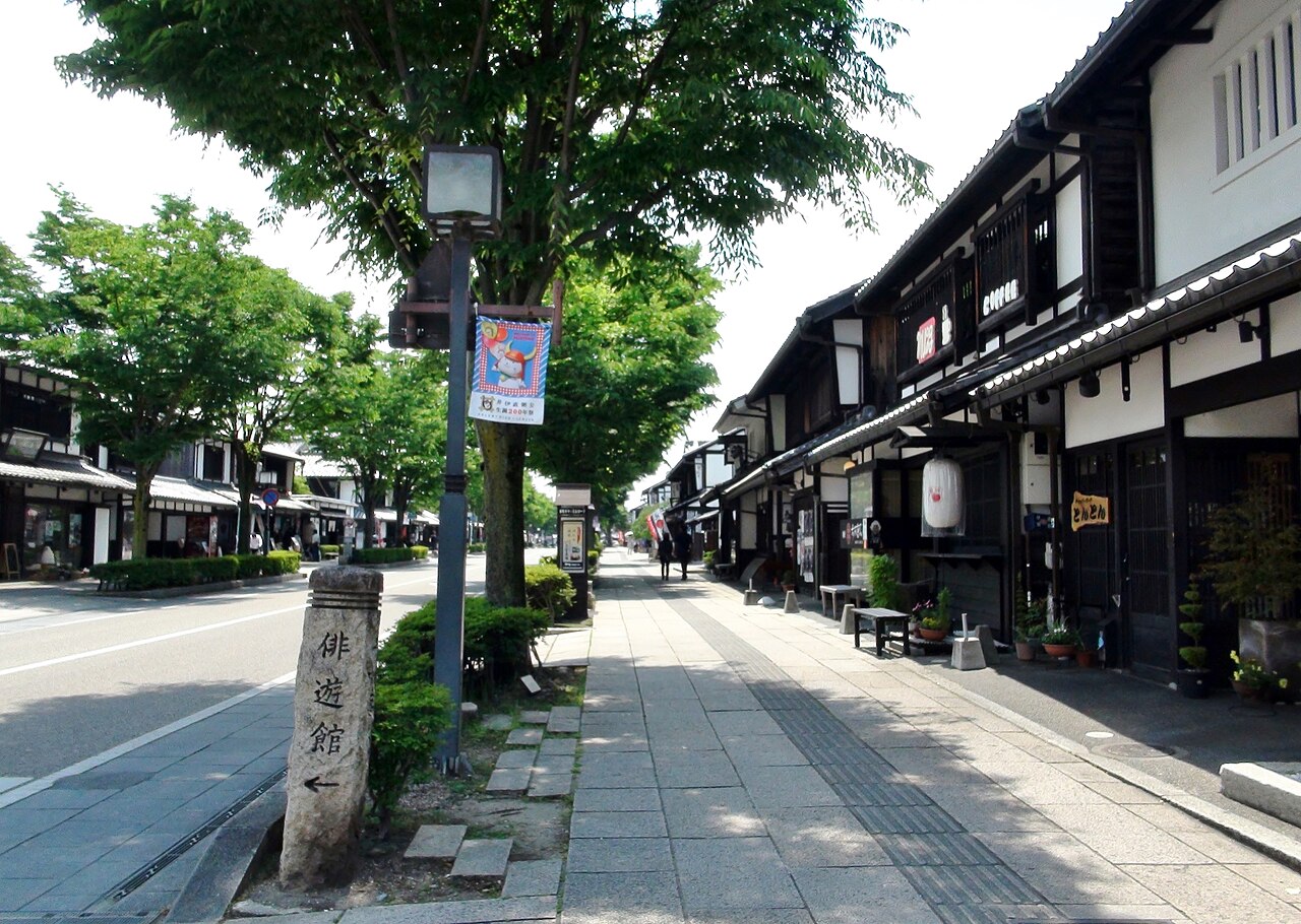 시가현 히코네 유메쿄바시 캐슬로드의 흑백 전통 건물 거리