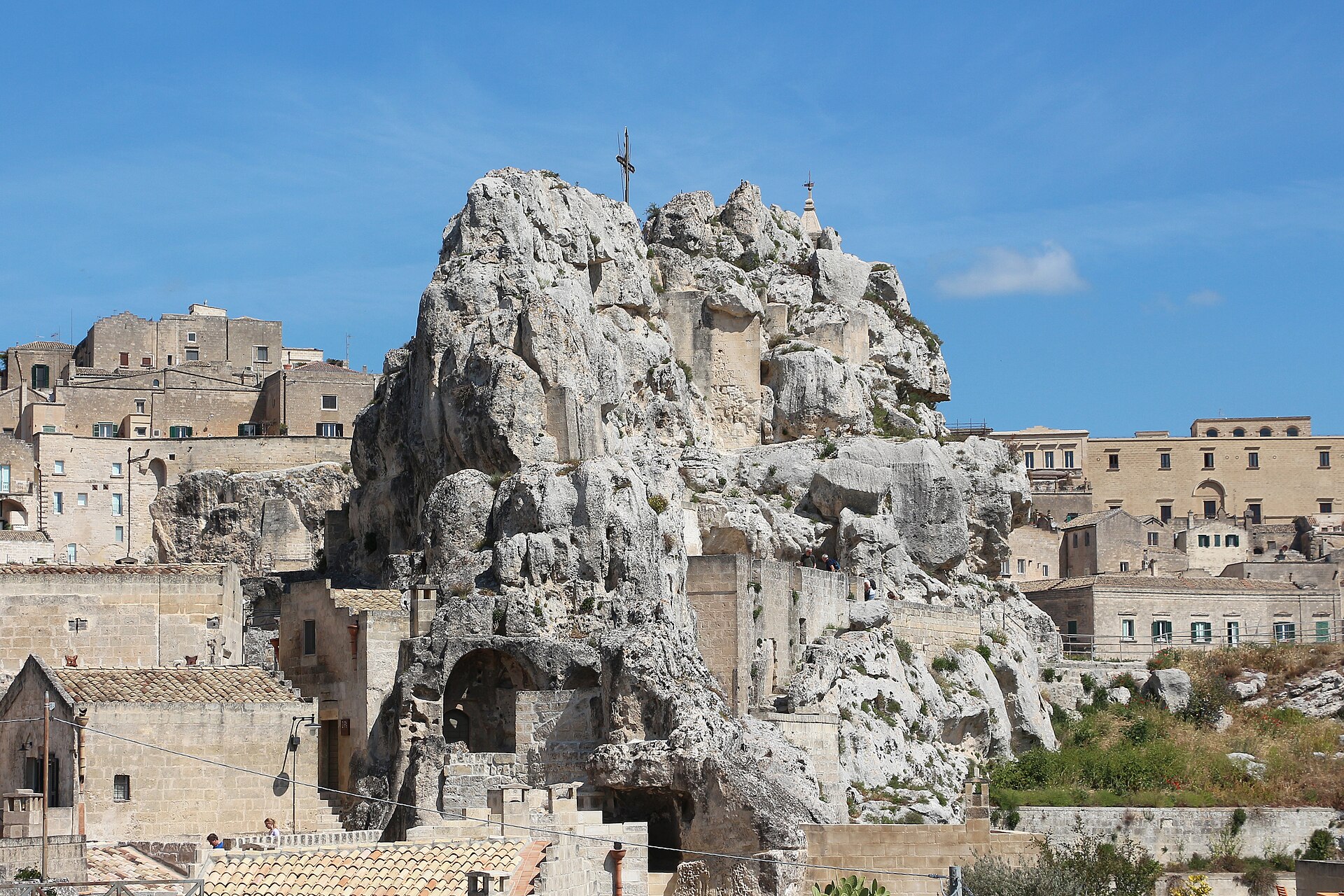 사시 디 마테라 치비타 암반 능선과 돌집들이 이어진 풍경