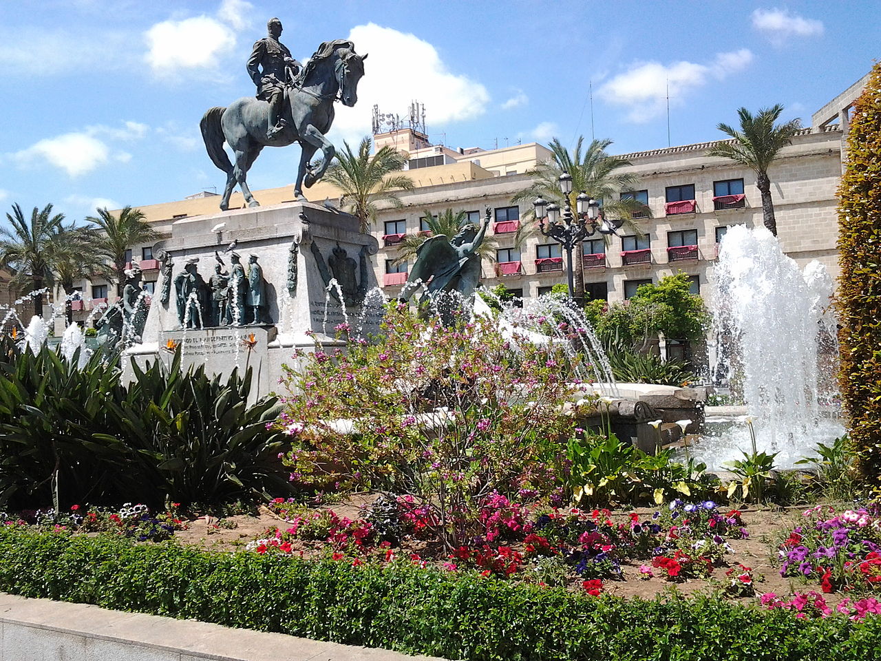 스페인 헤레스 데 라 프론테라 Plaza del Arenal 중심 기마상과 광장 풍경