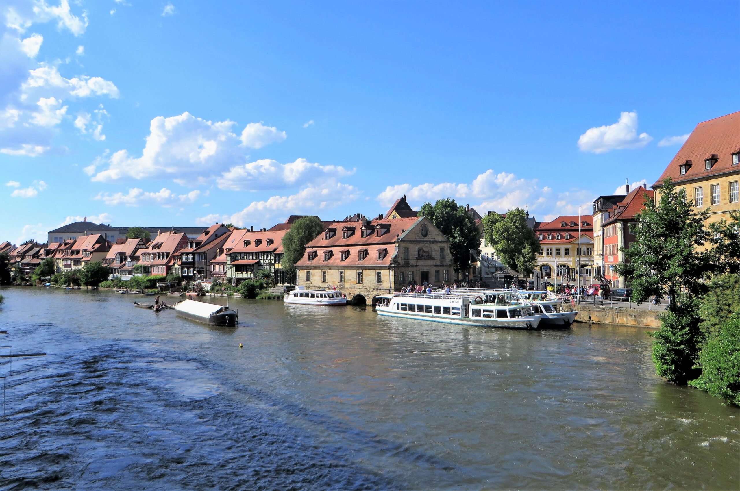 레그니츠강을 따라 이어지는 밤베르크 클라인 베네디히 목조 주택 풍경