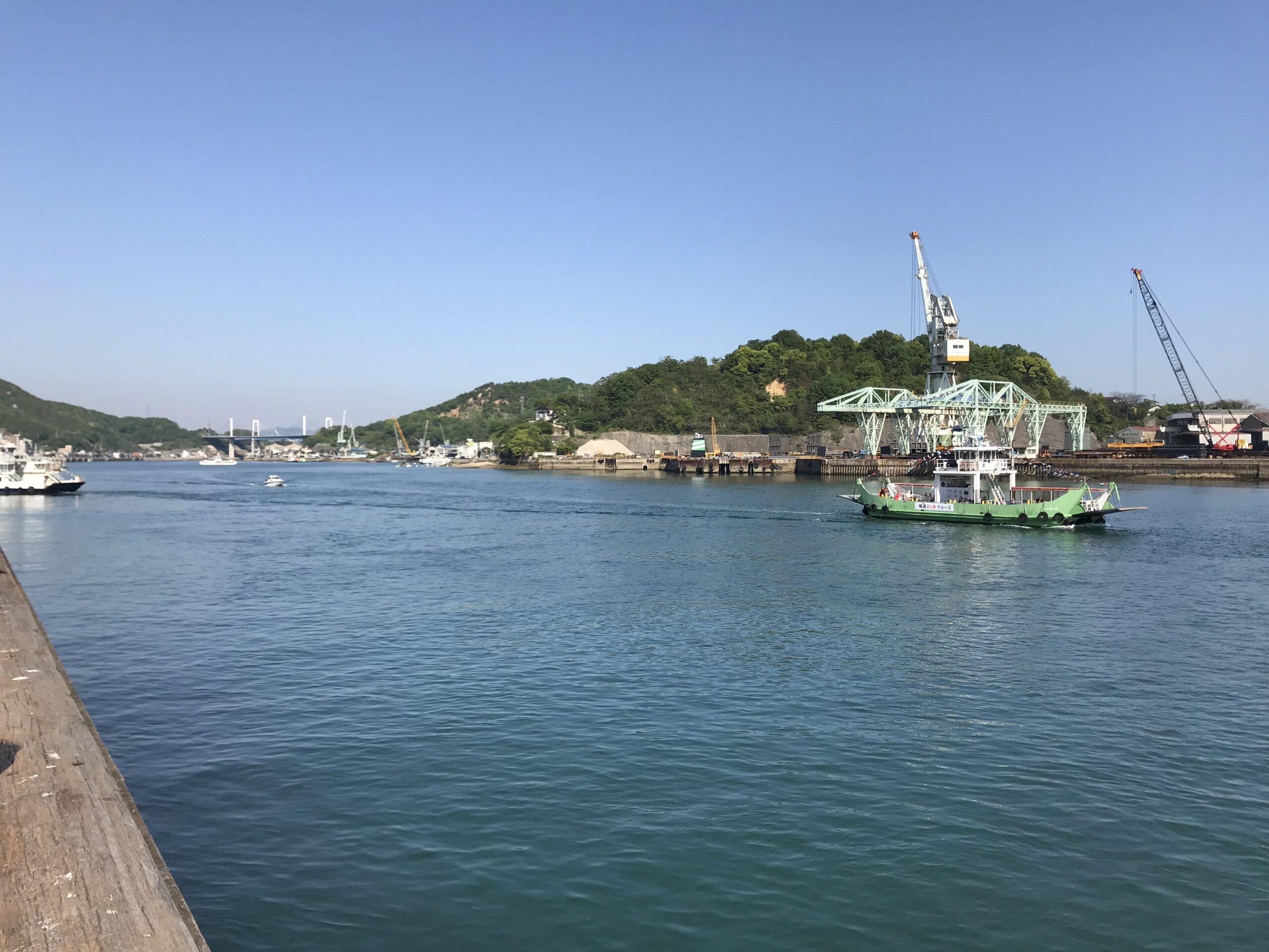 일본 히로시마현 오노미치역 앞 광장 인근 오노미치 수로와 페리 풍경