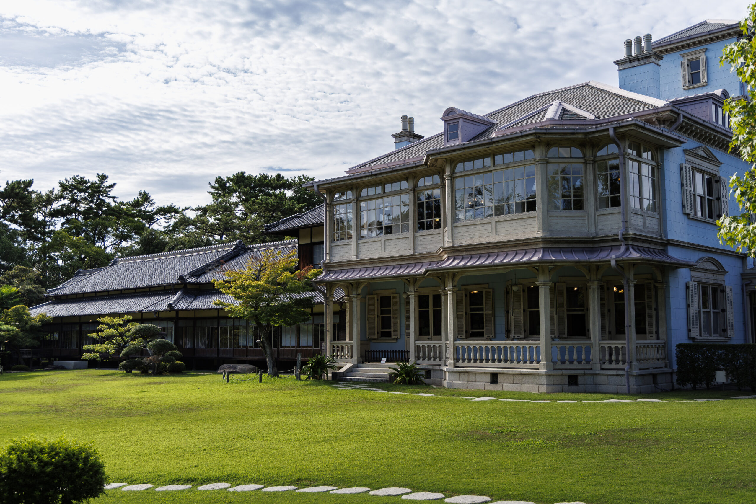일본 미에현 구와나 롯카엔 서양관과 정원 풍경