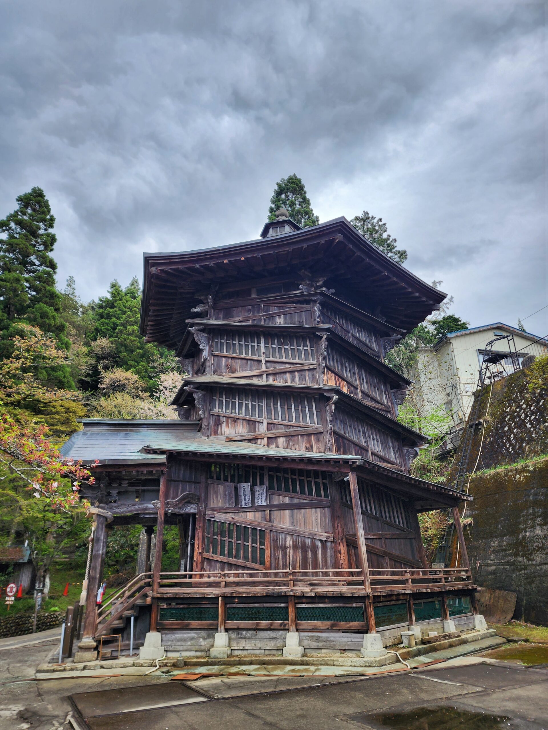 일본 후쿠시마현 아이즈와카마쓰 이이모리야마의 아이즈 사자에도 외관