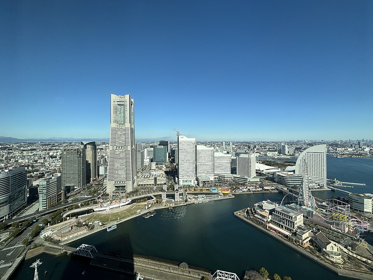 요코하마 미나토미라이 스카이라인과 랜드마크타워, 코스모 클락 21 전경