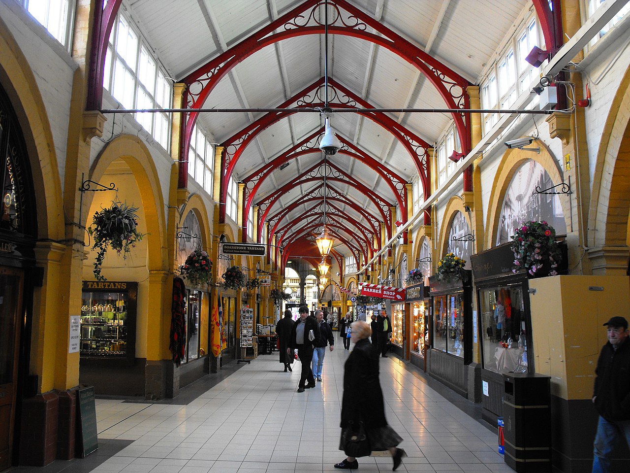 스코틀랜드 인버네스 Victorian Market 내부 아케이드