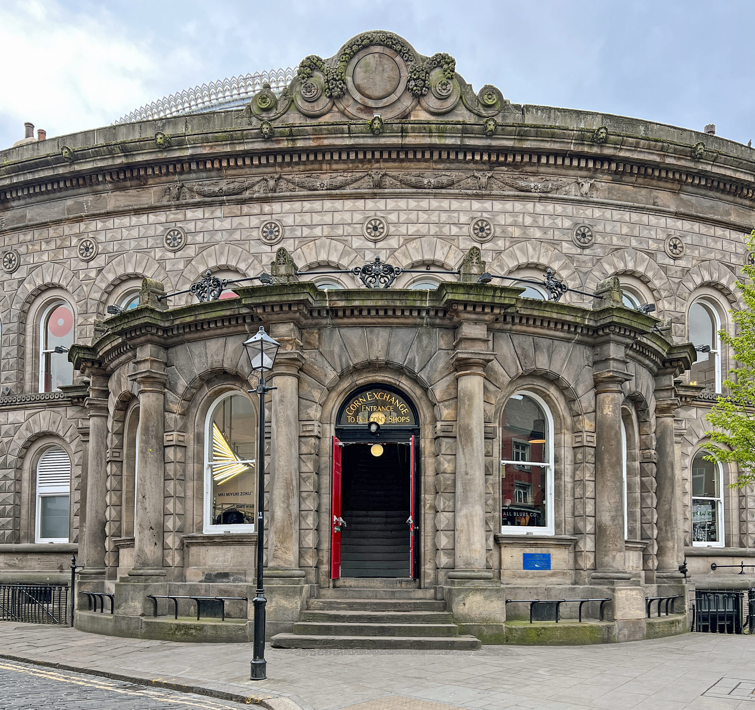 영국 리즈 시내의 Leeds Corn Exchange 외관