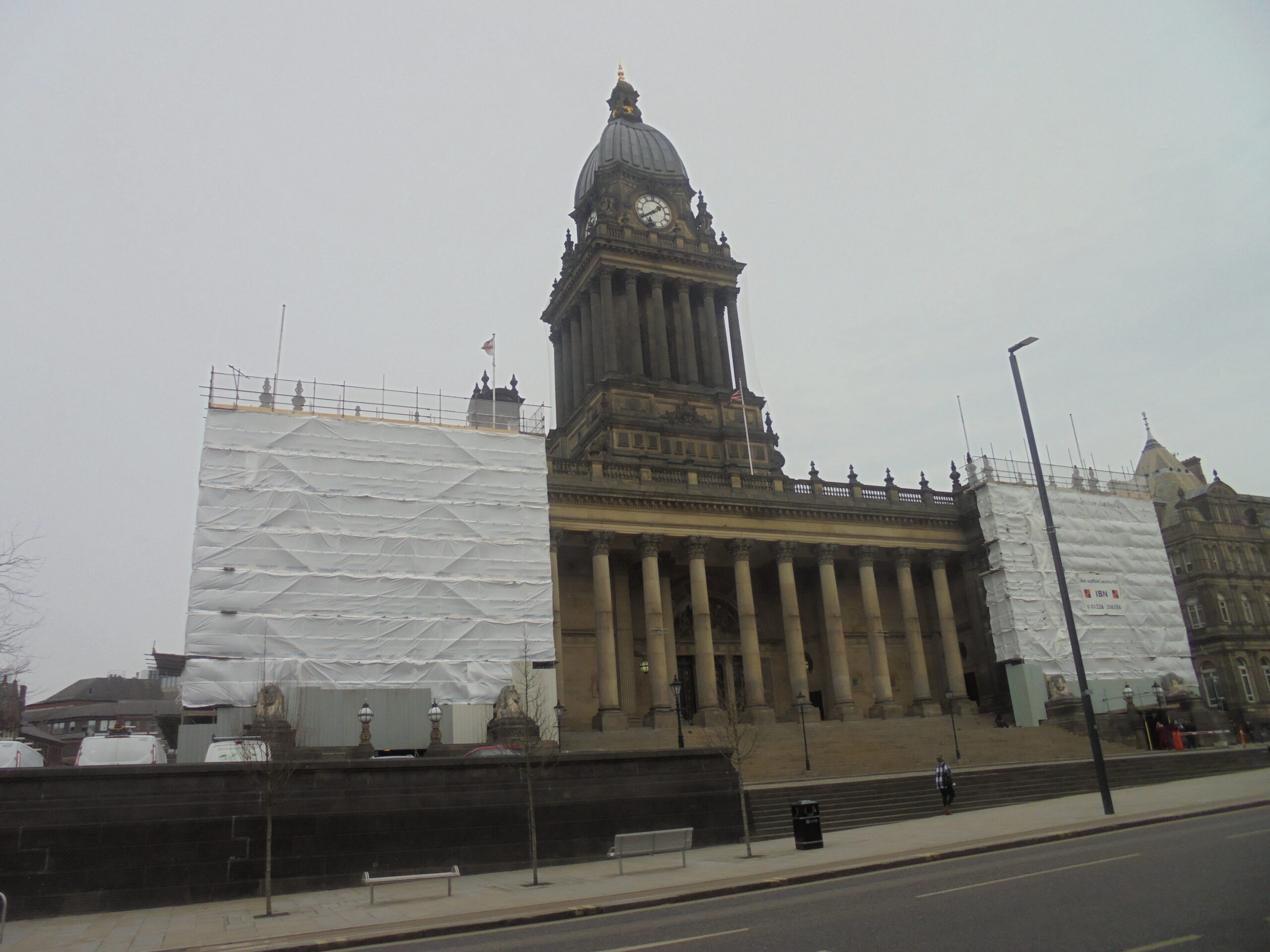영국 리즈 도심의 Leeds Town Hall 정면