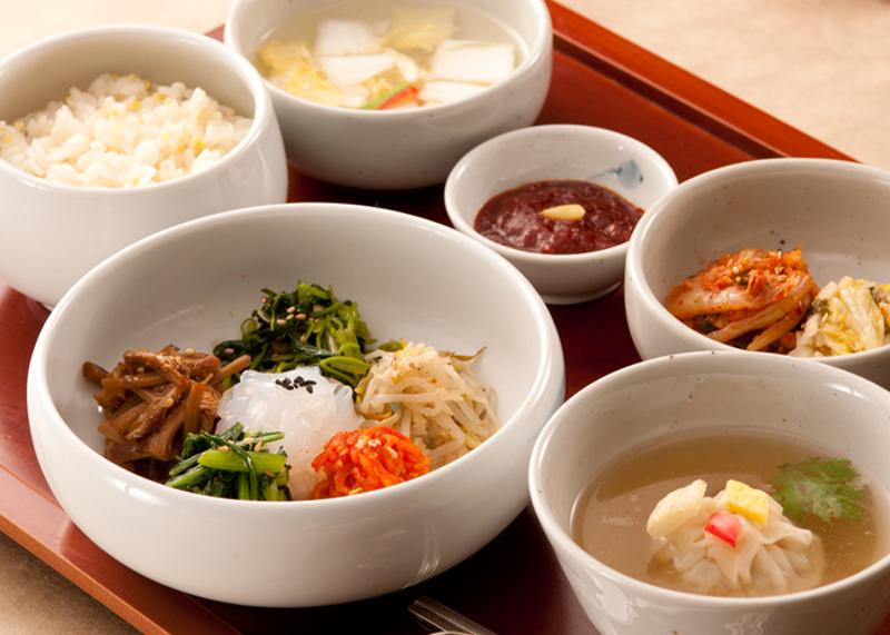 지화자 비빔반수라 상차림